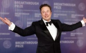 “Nie ma sensu oszczędzać na emeryturę” – twierdzi najbogatszy człowiek świata