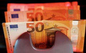 PiS: Pożyczka SAFE to kolejne narzędzie finansowego szantażu