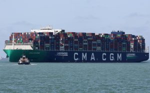 Pierwszy zachodni statek od tygodni przepłynął przez Ormuz