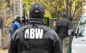 Wpadł tuż przed emeryturą. Zarzuty szpiegostwa dla pracownika zbrojeniówki