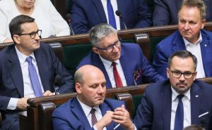 Polityczne przetasowania w Sejmie. Horała kandydatem na wicemarszałka?