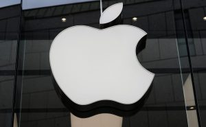 Apple uległo Trumpowi i zmieniło nazwę jeziora Ontario